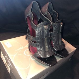 Jessica Simpson All Black Heels